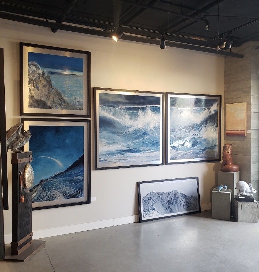 Contemporary oil paintings in the Summit Gallery by artist Cynthia McLoughlin.